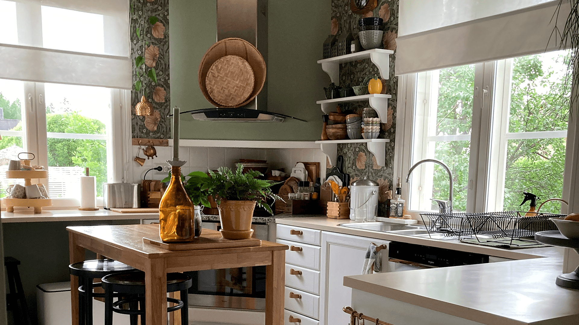 Kirsin keittiö on täynnä väriä ja kierrätettyjä oivalluksia