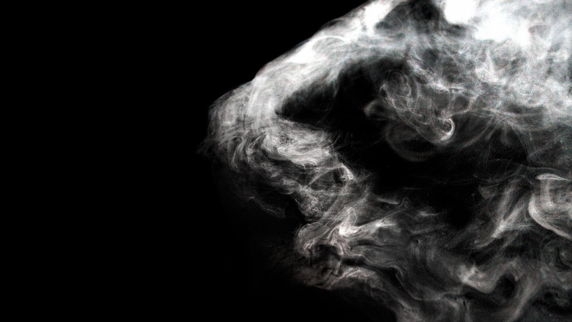 1920 smoke-3677449_1920