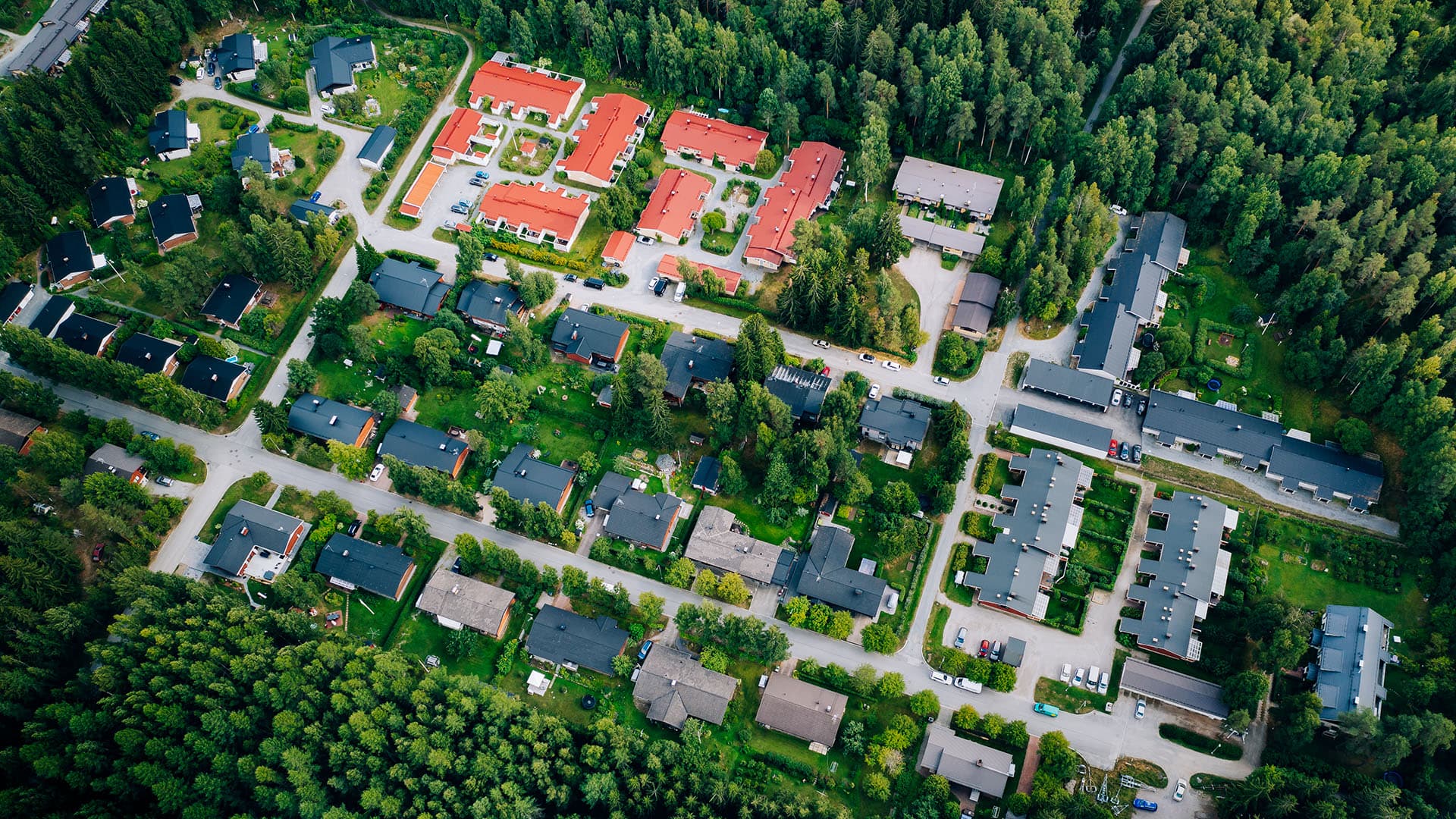 Ilmakuva omakoti- ja rivitaloalueesta