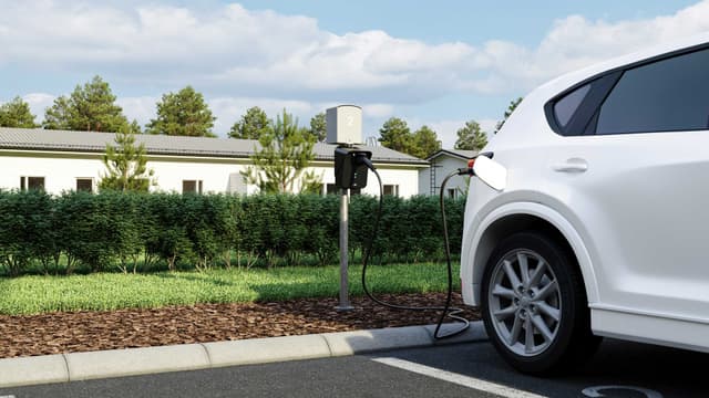 Innohome sähköauton lataus