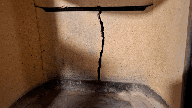 halkeama takan takaseinässä