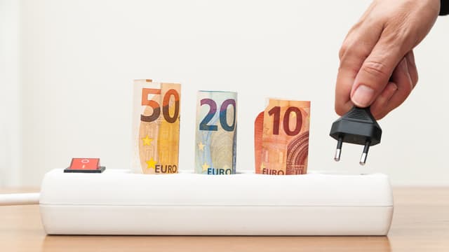 Sähkön hinta mietityttää